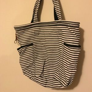 Black/White Thirty one tote retro metro